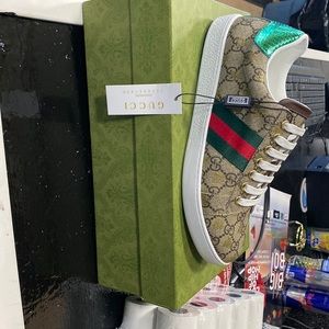 New Gucci sneakers fit like size 8.5-9 in women